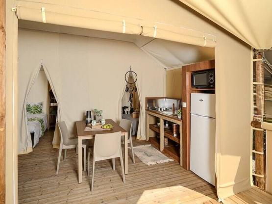 JUNGLE tent - Standaard assortiment / 2 slaapkamers zonder sanitair