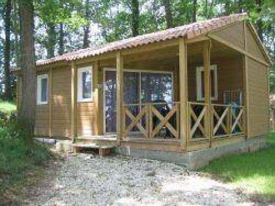 Komfort-Chalet 35m², überdachte Terrasse, 3 Schlafzimmer. Schattig, schöner Ausblick