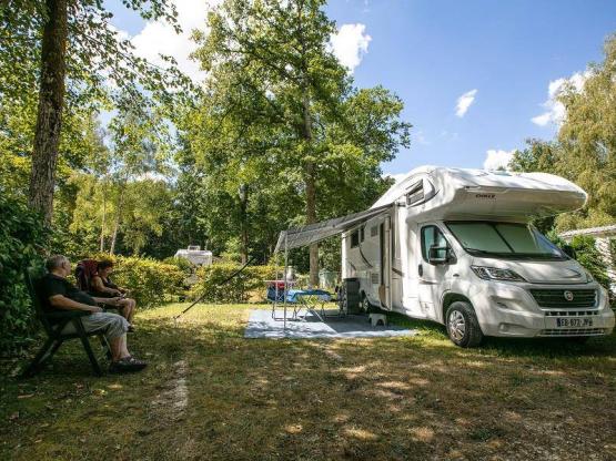 Stellplatz + 1 Auto + Zelt , Wohnwagen oder Wohnmobil