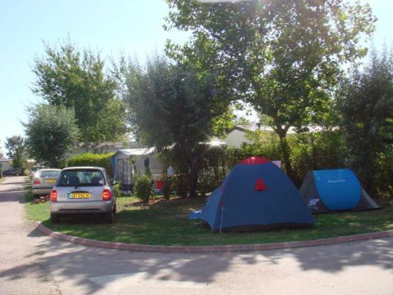 Stellplatz + Auto + Zelt oder Wohnwagen