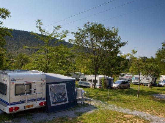 Komfort Stellplatz Large für Zelt/Van/Wohnwagen/Wohnmobil (mit Strom)