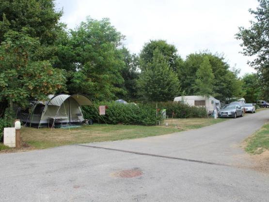 Stellplatz Pauschale Confort  Strom 10A + Auto, Zelt, Wohnwagen oder Wohnmobil)