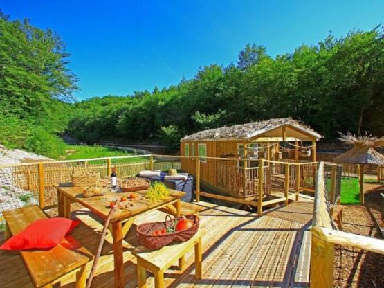 La Palanca (La Passerelle) / 2 Zimmer - überdachte Terrasse (mit Sanitäranlagen)