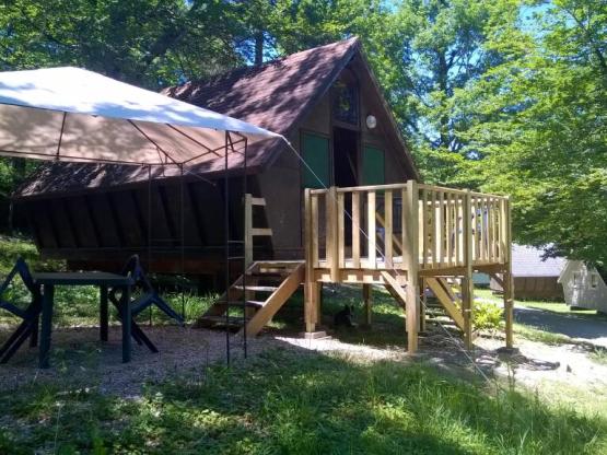 Pfahlbauhütte - Terrasse