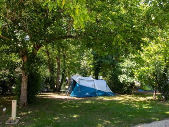 Stellplatz Nature (Zelt, Wohnwagen, Wohnmobil / 1 Auto)