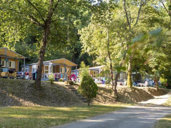 Gemütliches Chalet, Wohnzimmer, Küche, 2 Schlafzimmer, Badezimmer, Terrasse, Parkplatz