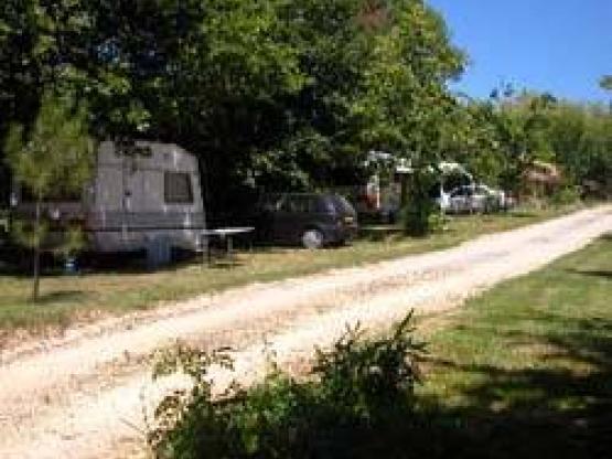 Stellplatz Wohnwagen, camping-car