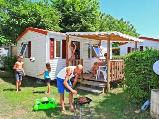 Mobilhome Super Venus, WC, Dusche, 2 Schlafzimmer, überdachte Terrasse