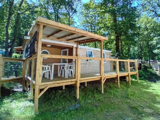 Standard Holz Mobilheim 24m² 2 Schlafzimmer + halbüberdachte Terrasse 18m² + TV