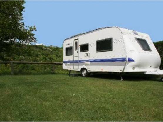 Stellplatz Confort (Zelt, Wohnwagen, Wohnmobil / 1 Auto / Strom 10A)