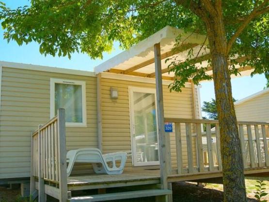 Mobilheim Komfort 18m² (1 zimmer) + halbüberdachte Terrasse