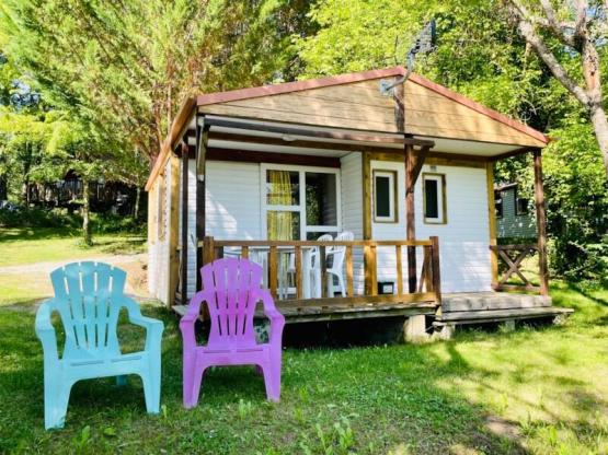 Chalet Châtaignier Standard 23m² - 2 Schlafzimmer + Überdachte Terrasse 8m²