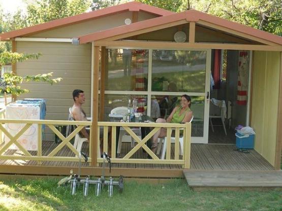 Chalet Bouleau Standard 20m² - 2 Schlafzimmer + Überdachte Terrasse 10m²