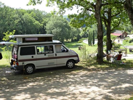Pauschale /Tag : Stellplatz + Fahrzeug
