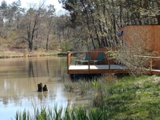 AQUALODGE NATURE©, floating house 30 m² with the breathtaking view of the lake, TV