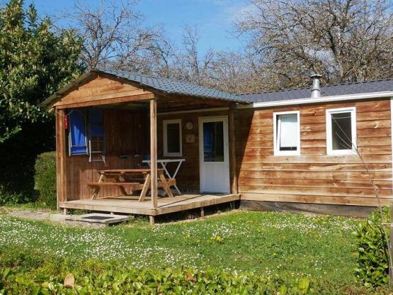 Mietunterkünfte Hölzerner überdachte Terrasse - DAS 2024 RENOVIERT