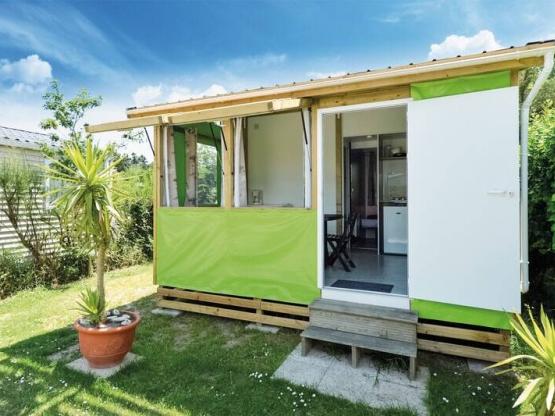 TITHOME - 2 bedrooms type mobile home - living room with canvas roof