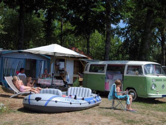 Stellplatz Super Confort mit Sanitäranlagen