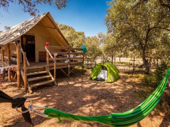 Bungalow in Tuch Confort SAFARI 20m² (2 Zimmer - ohne sanitäre Anlagen) + Halbüberdachte terrasse