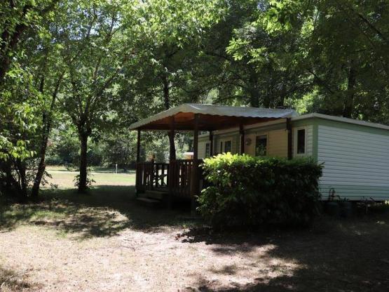 Mobilheim Lizert 29 m², Überdachte Terrasse 9 m²