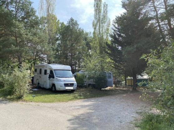 Komfortpaket (1 Zelt/Wohnwagen+1 Fahrzeug oder 1 Wohnmobil oder 1 Van mit 6A-Strom)