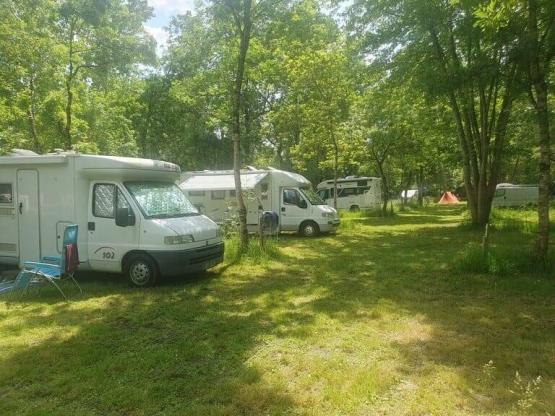 Stellplatz mit 10A Strom (Wohnmobil, Van, Wohnwagen, Zelt)