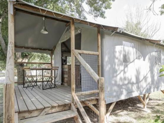 Hutten op palen Lodge Standard 23m² (2 slaapkamers) terras 8 m² - zonder eigen sanitair