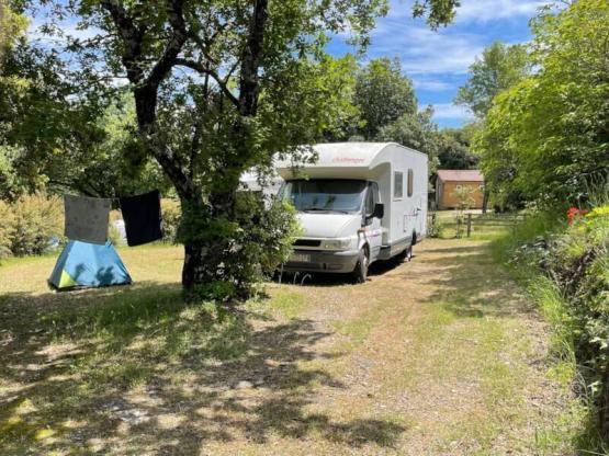 Komfort-Campingpauschale – inklusive Strom – PKW/Wohnmobil/Van/Wohnwagen