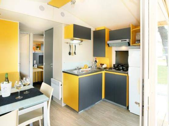 Mobile home COTTAGE 2 Schlafzimmer  (TV - überdachte Terrasse 7m² - Größe 26m²)