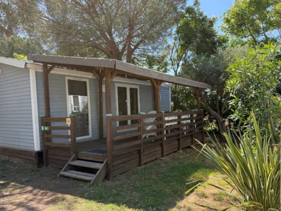 Mobilheim LAVANDE Confort 29m² (2 Zimmer) - überdachte Terrasse 16m² - TV + klimaangle