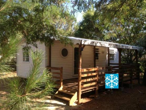 Mobilheim CYPRES Confort 29m² (3 Zimmer) - überdachte Terrasse 16m² - TV + Klimaanlage