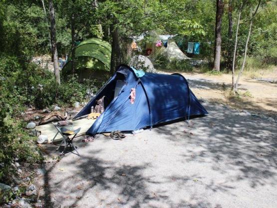 Stellplatz: Auto + Wohnwagen oder Wohnmobil