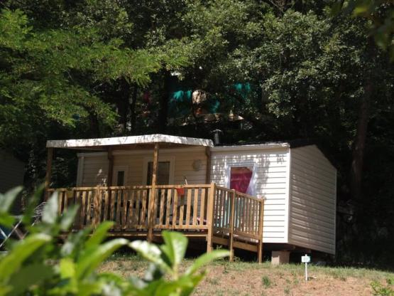 Mobil-home 2/3 Plätze + Platz Kinderbett . TV