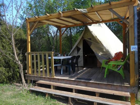Tipi 20m² 2 Zimmer - ohne Sanitäranlagen + Halbüberdachte Terrasse
