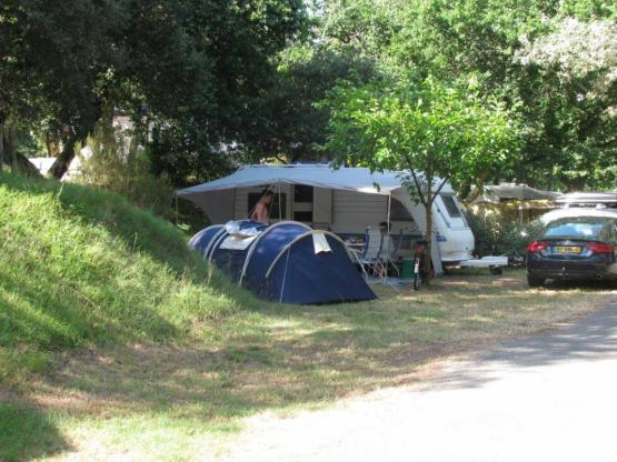 Access Stellplatz 80m² + Fahrzeug + Strom