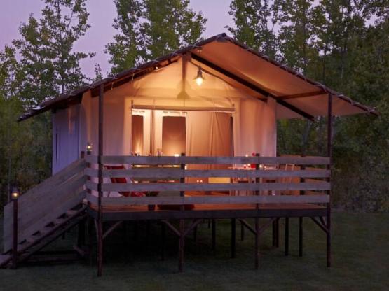 Cabane Lodge Standard 20m² 2 Zimmer + handtücher, bettwäsche + überdachte Terrasse + TV