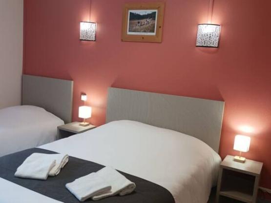 11/ Schlafzimmer für 2 oder 3 Personen