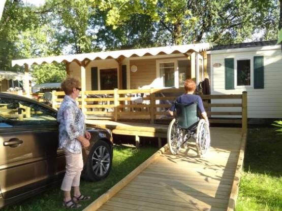 Mobilheim PMR für eingeschränkt mobiler Personen 35m² - bedeckte Terrasse 15m² (2 Zimmer)