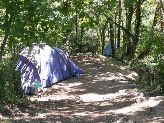 Fahrradtourismus-Paket. mit elek. - einem Zelt und einem Fahrrad
