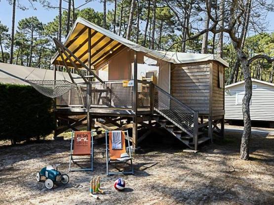 Hütte auf Pfählen 4/5P