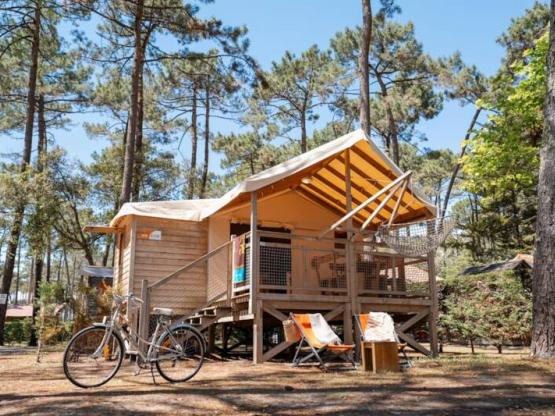 Hütte auf Pfählen 4/5P