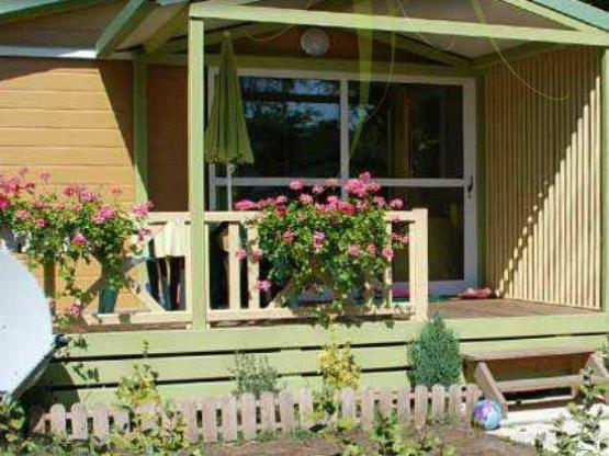 Chalet 2 Zimmer / Halbüberdachte Terrasse