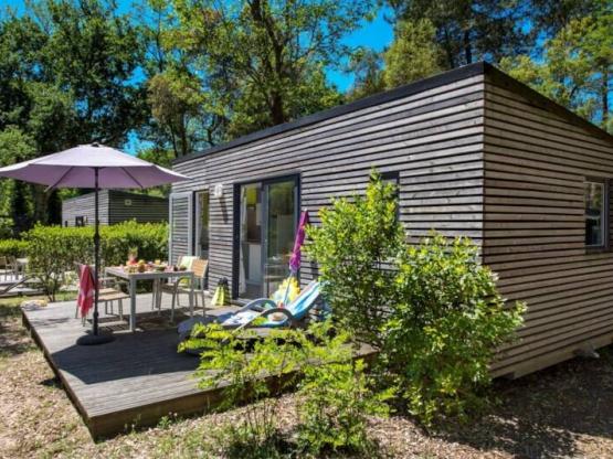 Mobilheim Confort 29m² 2 Zimmer + Terrasse + handtücher, bettwäsche + TV