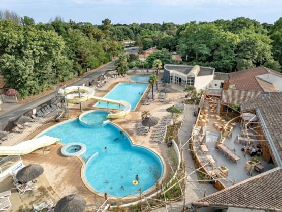 NEW // Mobil-home Lagoon 3ch 2SDB| PREMIUM+ -40m²-Mini piscine- Clim-terrasse 70 m²- TV-LV-plancha