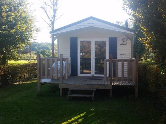 Mobilheim Confort 20m² - 1 Schlafzimmer - halbüberdachte Terrasse