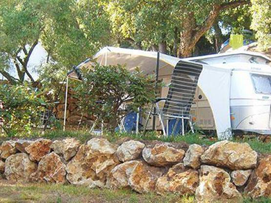 Stellplatz Terrasse - Wohnwagen, Wohnmobil, Zeltanhänger