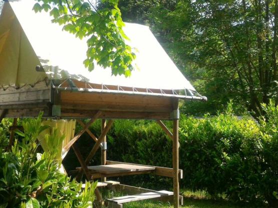 Biwak Zelt auf Stelzen