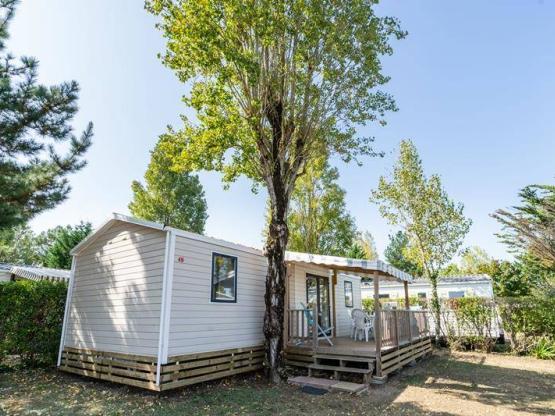 Mobilheim  40m² (4 Zimmer) + TV + überdachte Terrasse