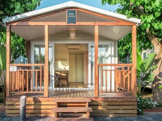 Mobilheim Confort, 2 Zimmer, 30 m² mit überdachter und geschlossener Terrasse