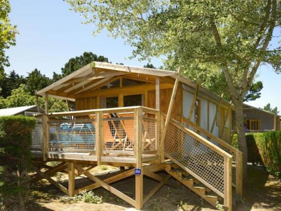 Hut Sweetflower Comfort 43m² (2 kamers)  + half overdekt terras 11m² + TV